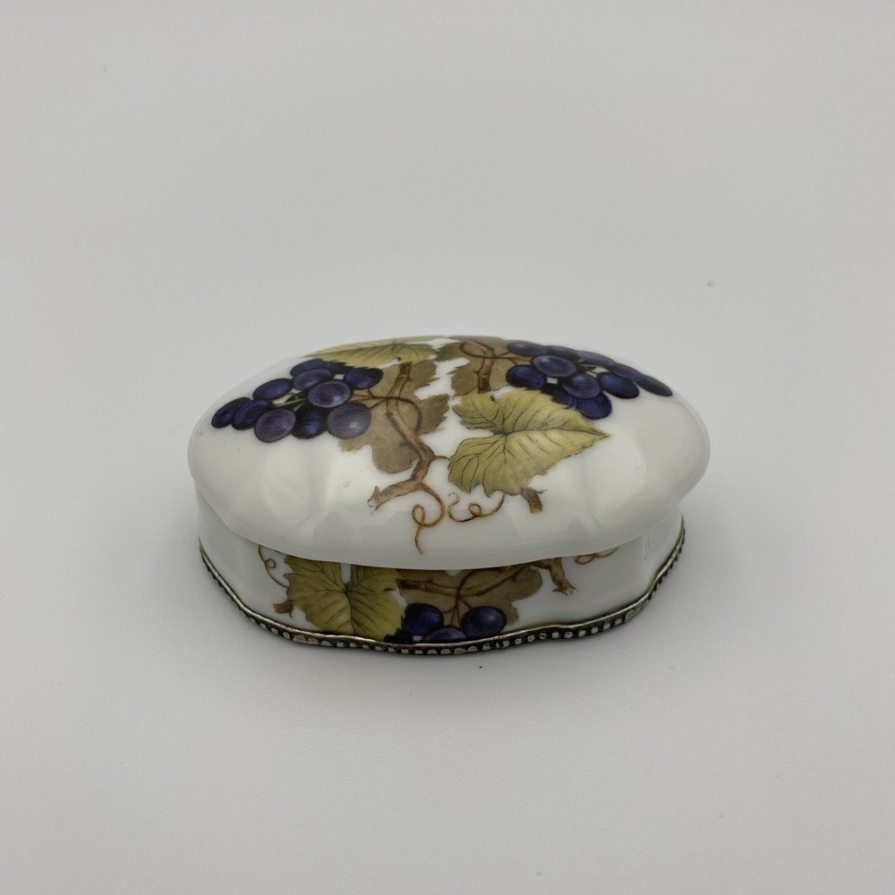 Limoges France Trinket Box‎ Grapes